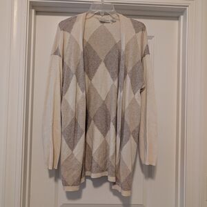 Liz Claiborne Diamond Pattern Cardigan in Cream and Light Brown